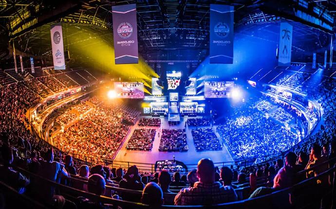 通过展现俱 通过展现俱