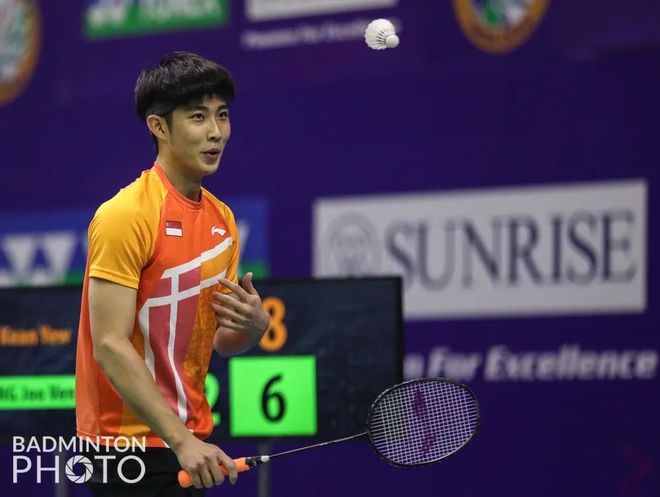 有侵略性的 有侵略性的