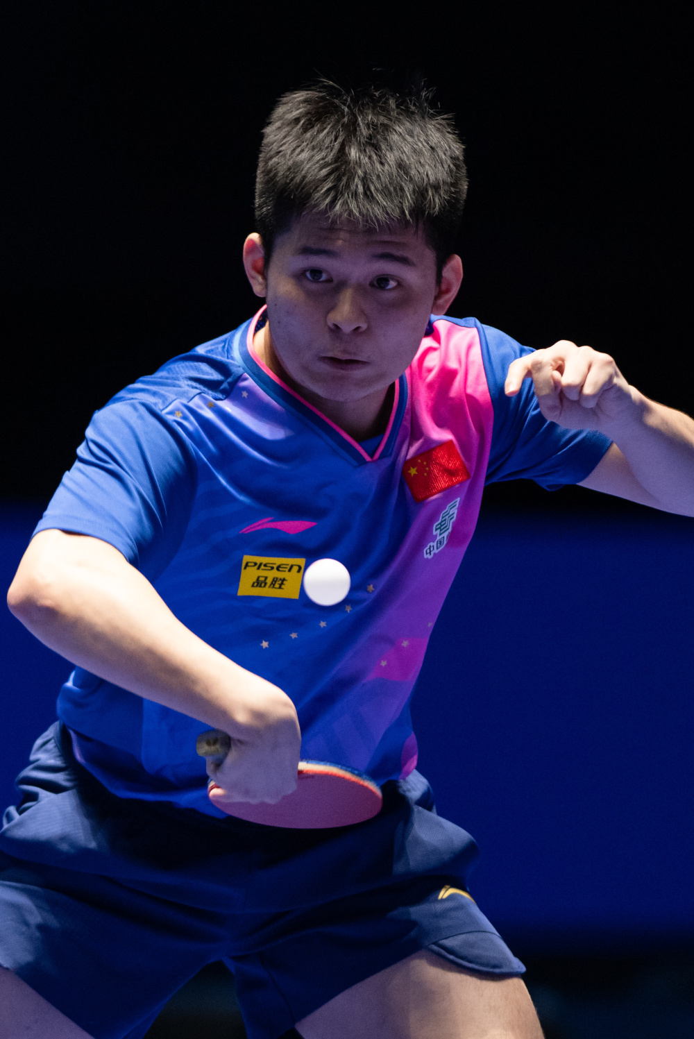 坚持稳步前 坚持稳步前